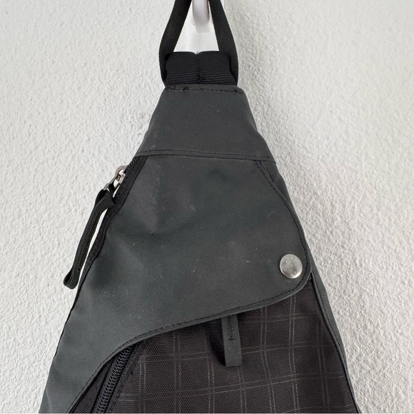 Victorinox Altmont 3.0 Mono Sling Backpack Black Bag Travel Dual Compartment - Picture 5 of 14